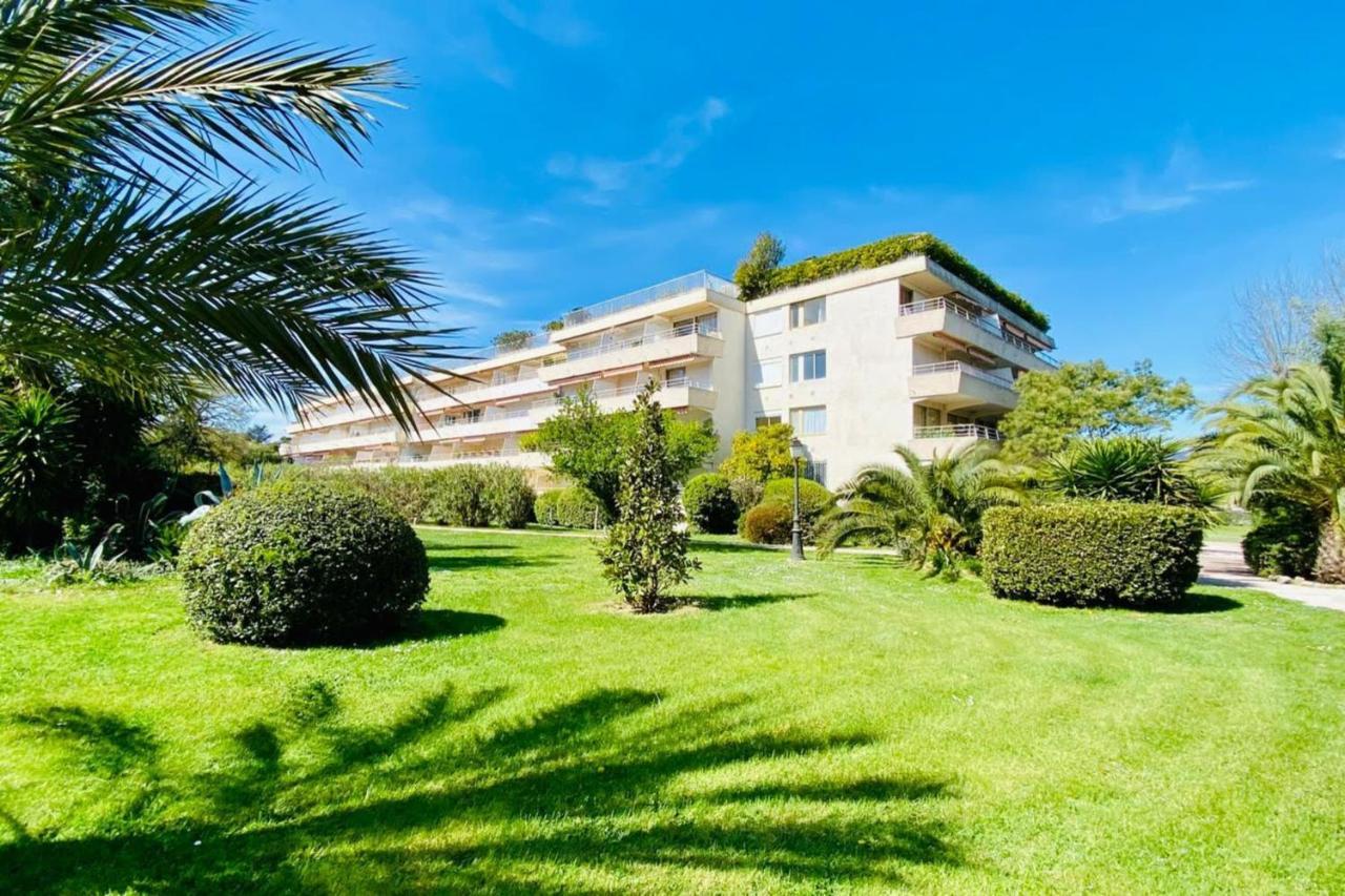 Charming Studio With Pool In Saint Tropez Apartment Luaran gambar