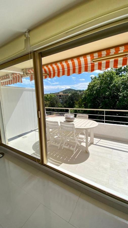 Charming Studio With Pool In Saint Tropez Apartment Luaran gambar